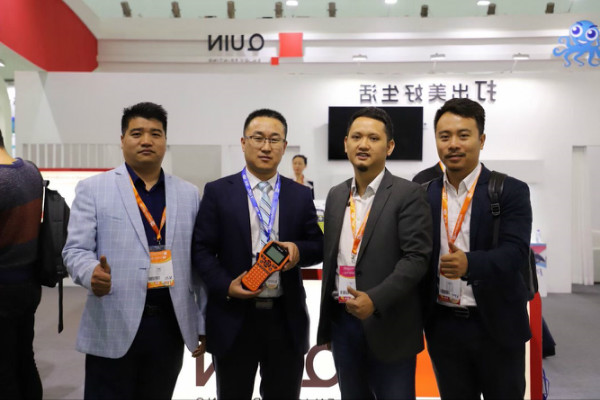 现场观众对趣印产品好评不断 现场观众对趣印产品好评不断