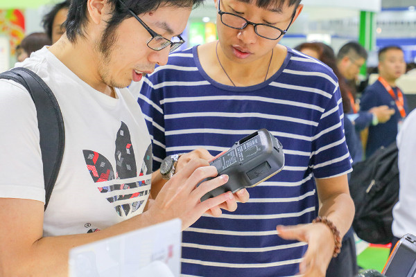 展会客户现场操作标签打印机 展会客户现场操作标签打印机