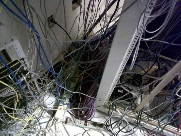 在这种环境下工作,整个人都不好了 在这种环境下工作,整个人都不好了
