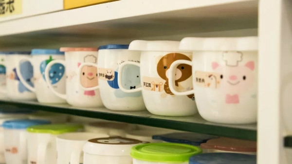 给孩子的个人物品贴上姓名标签 给孩子的个人物品贴上姓名标签